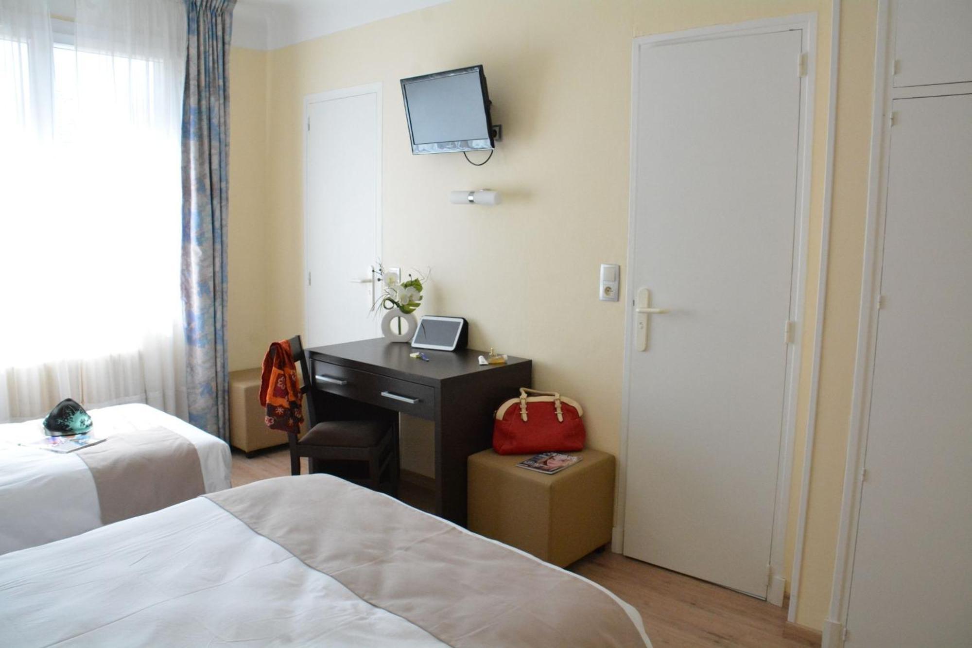 Hotel de France Saint-Geniez-dʼOlt Kamer foto