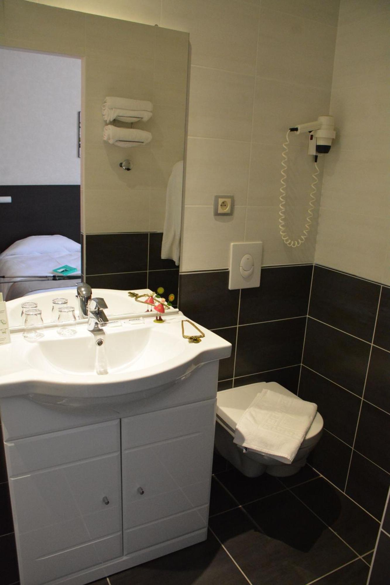 Hotel de France Saint-Geniez-dʼOlt Kamer foto