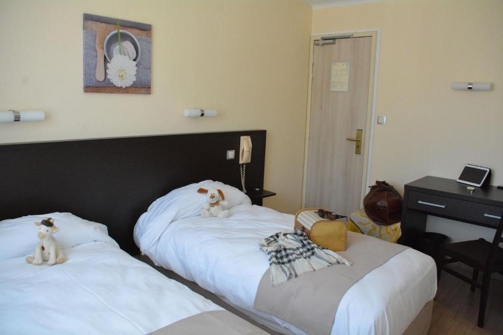 Hotel de France Saint-Geniez-dʼOlt Kamer foto