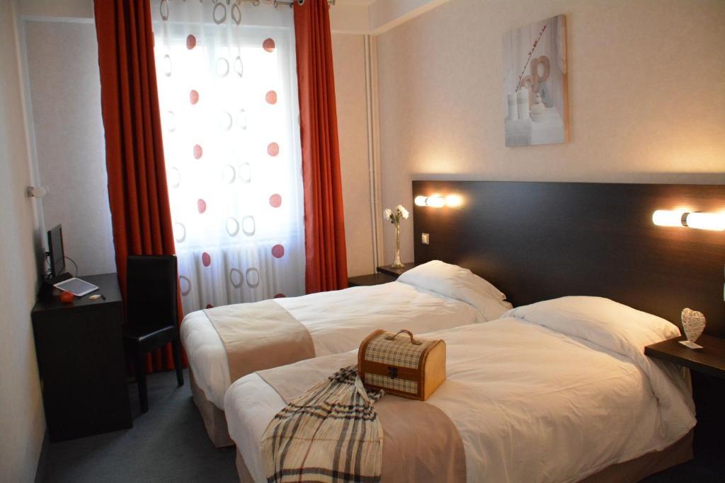 Hotel de France Saint-Geniez-dʼOlt Kamer foto