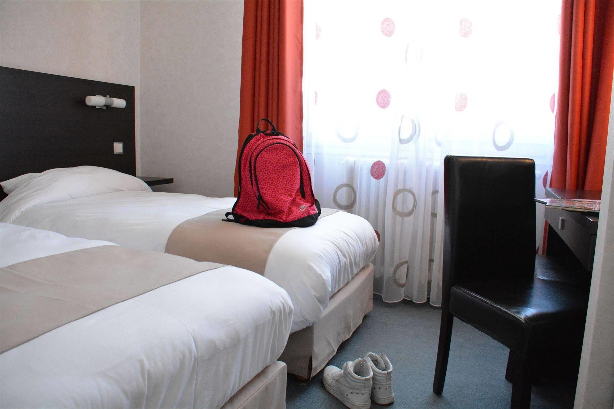 Hotel de France Saint-Geniez-dʼOlt Buitenkant foto